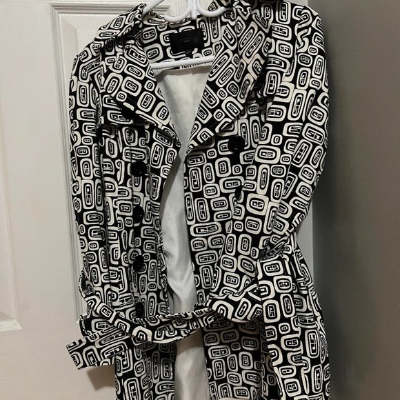 Coat - Picture 1 of 3